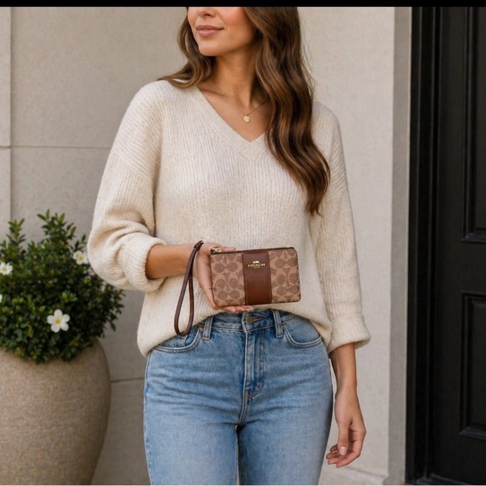 Coach Corner Zip Wristlet-CW854 Tan/Brown Signature Canvas/Leather MSRP $88.00
